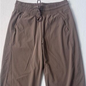 Athleta Avenue Wide Leg Pants in Taupe, Size 6 NWOT